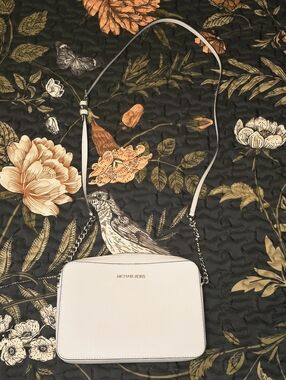 Michael Kors Jet Set Light Gray Saffiano Leather Chain Crossbody Shoulder Bag
